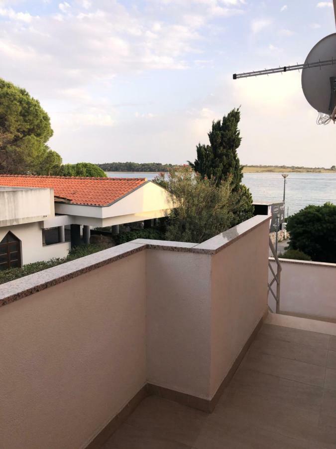Apartmans And Rooms "Slavica" Novalja Exterior foto